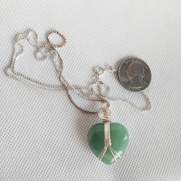Adventurine? Jadeite? Jade? Green Stone Heart Shaped Pendant Necklace Wire Wrap - Picture 6 of 12